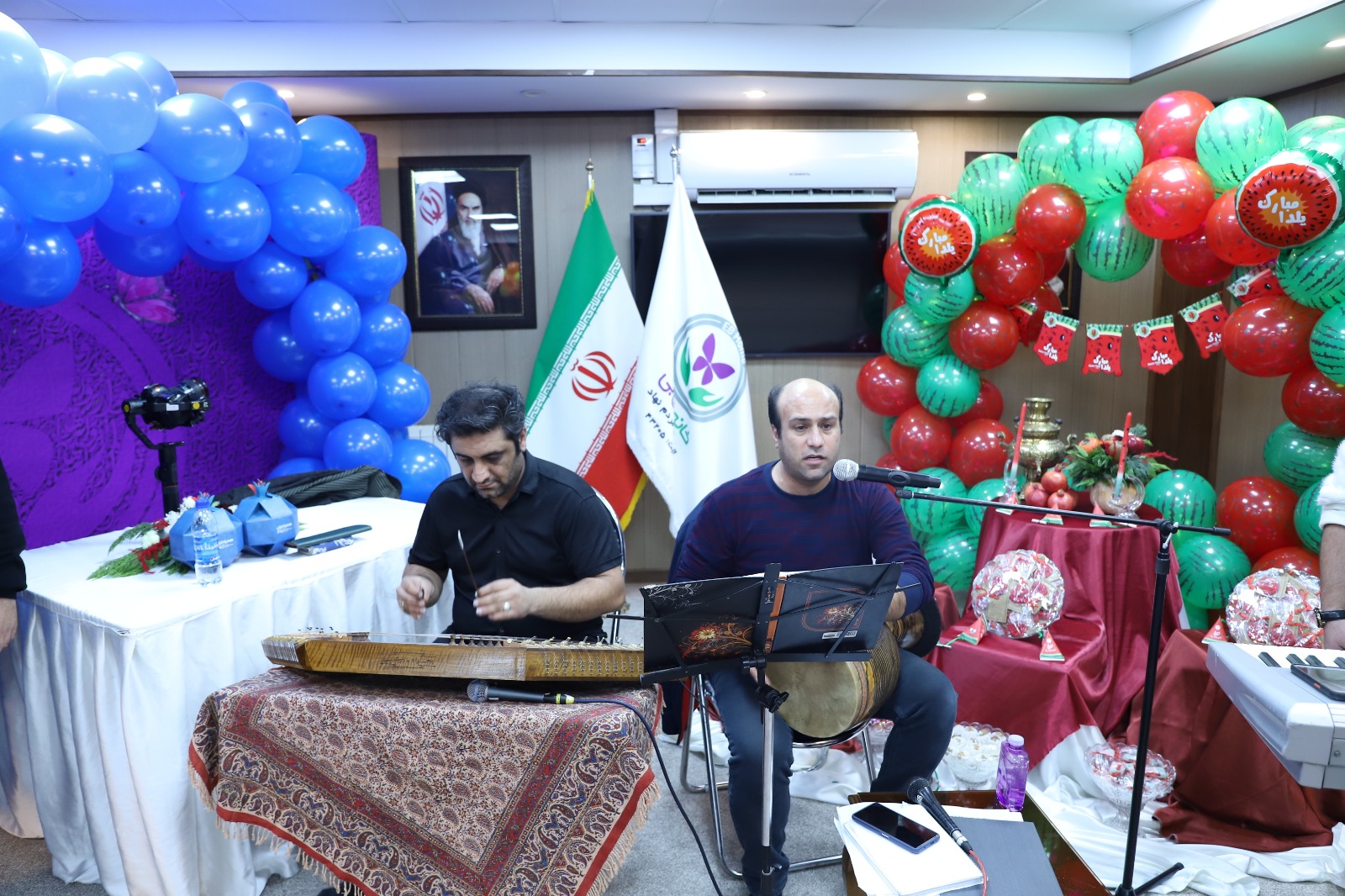 اجرای برنامههای هنری در جشن شب یلدا