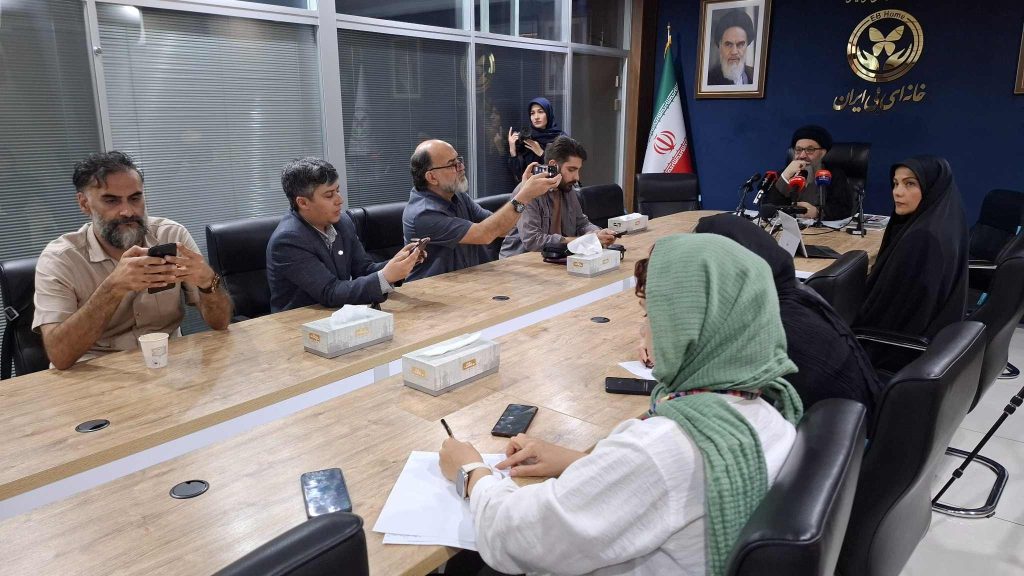 نشست خبری خانه ای‌بی درباره روند پرداخت غرامت بیماران پروانه‌ای با حضور اصحاب رسانه